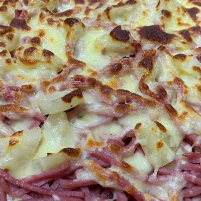 Walwa Hotel Meals Ham Pineapple Pizza